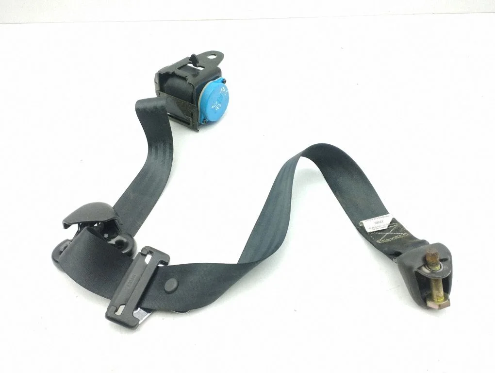 Rear seatbelt E33902