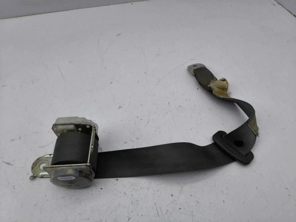 Rear seatbelt 7L7250