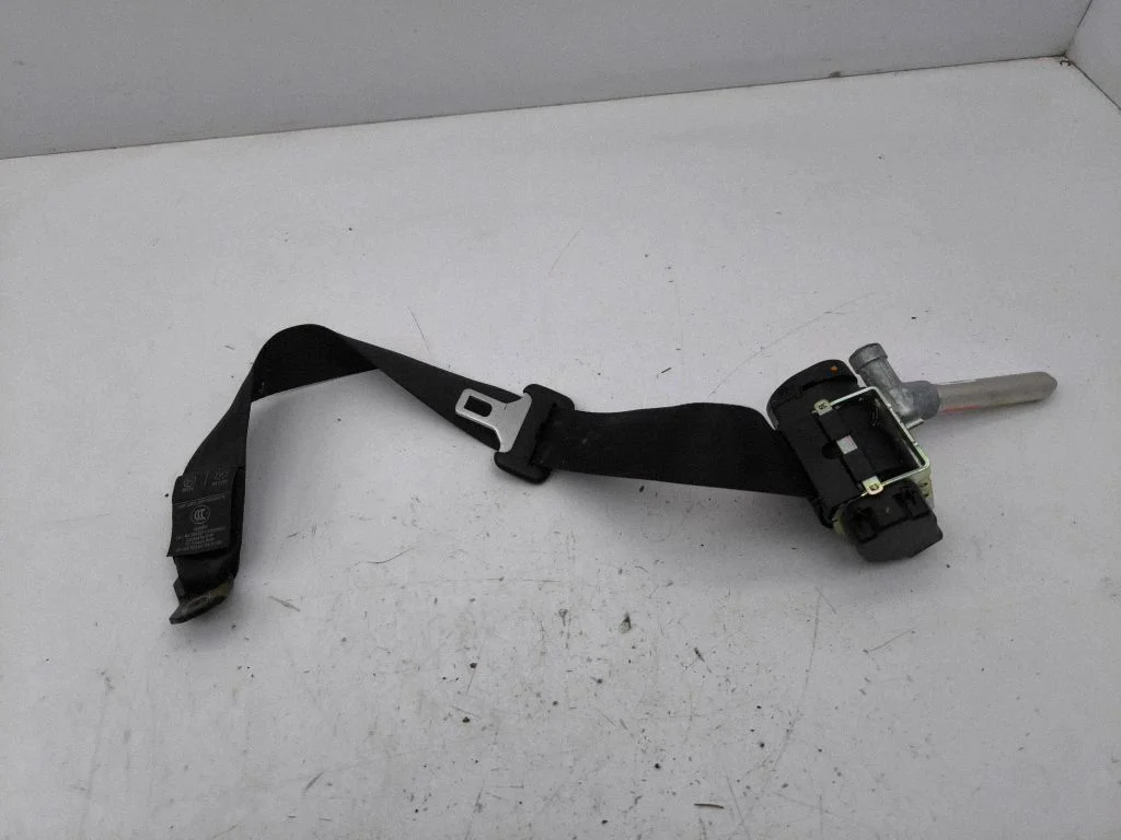 Rear seatbelt 8639553