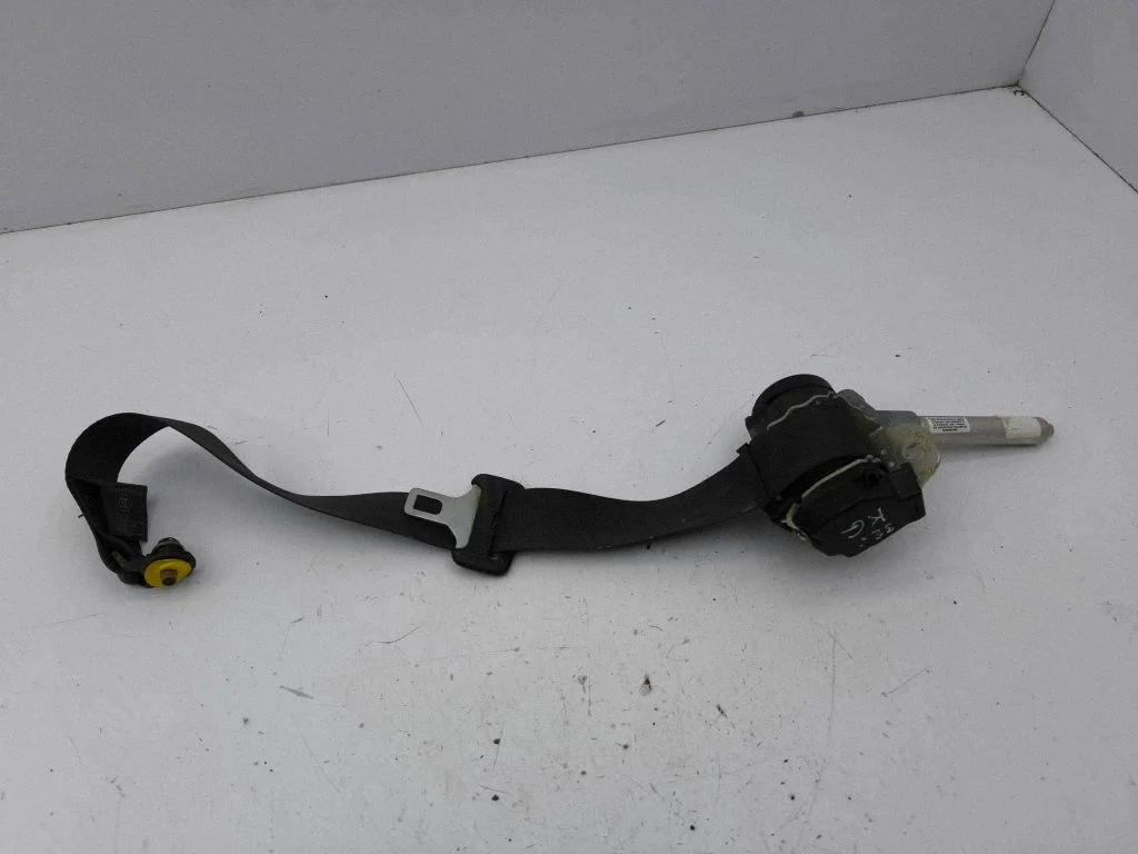 Rear seatbelt 8639551