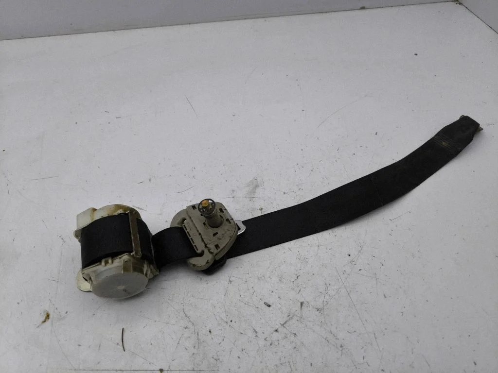 Aizmugurējā drošības josta – Toyota Corolla Verso AR10 (2004-2009)