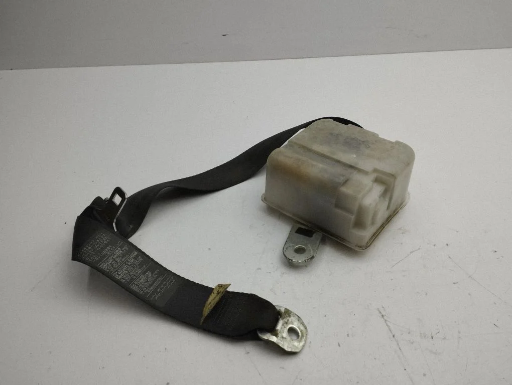 Rear seatbelt 7M3600P