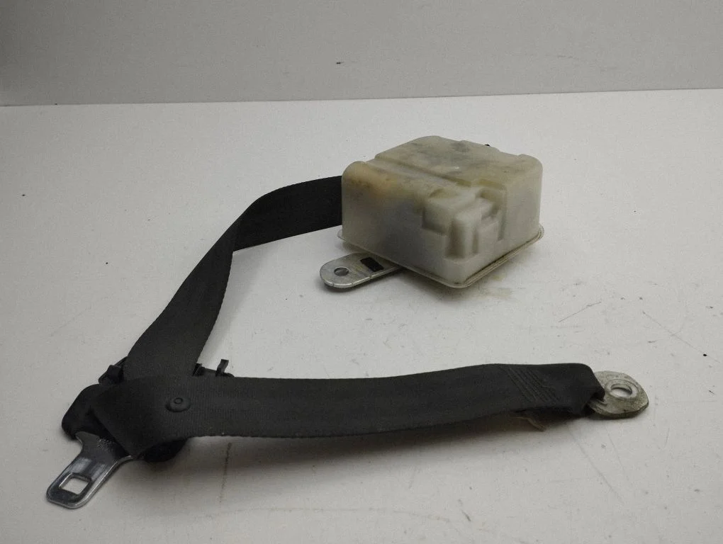 Rear seatbelt 7M4600P