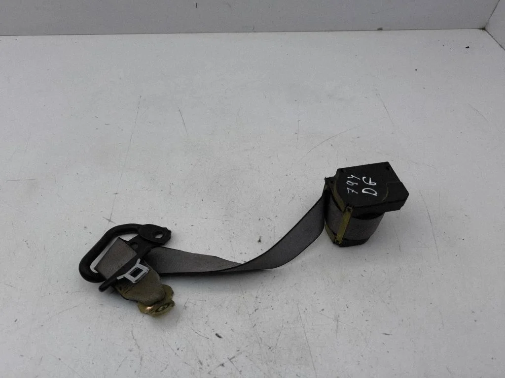 Rear seatbelt – right