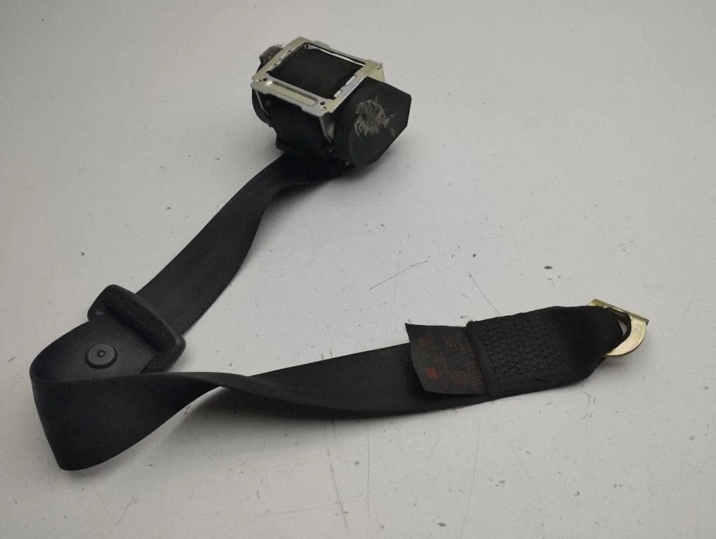 Rear seatbelt 5P0857805B