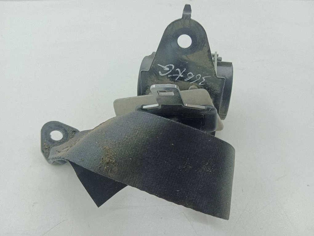 Rear seatbelt 88844JD000