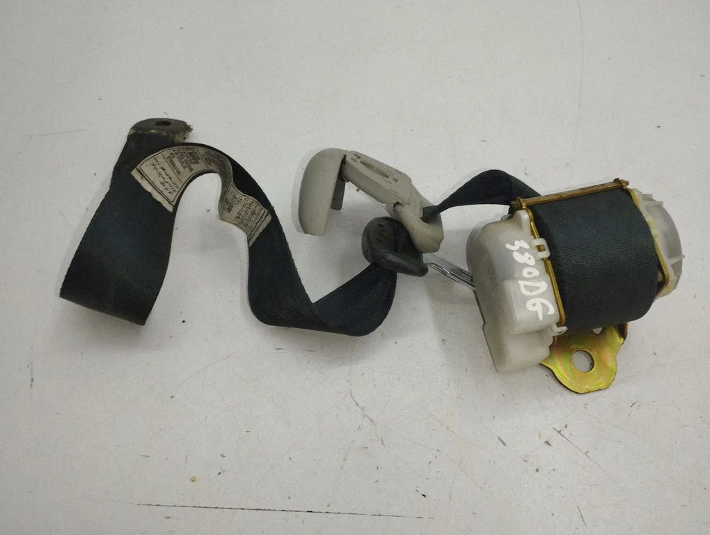 Rear seatbelt – right