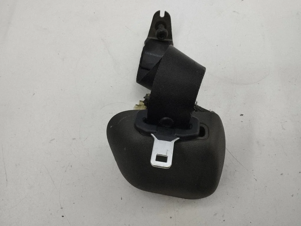 Rear seatbelt C250405X2371480