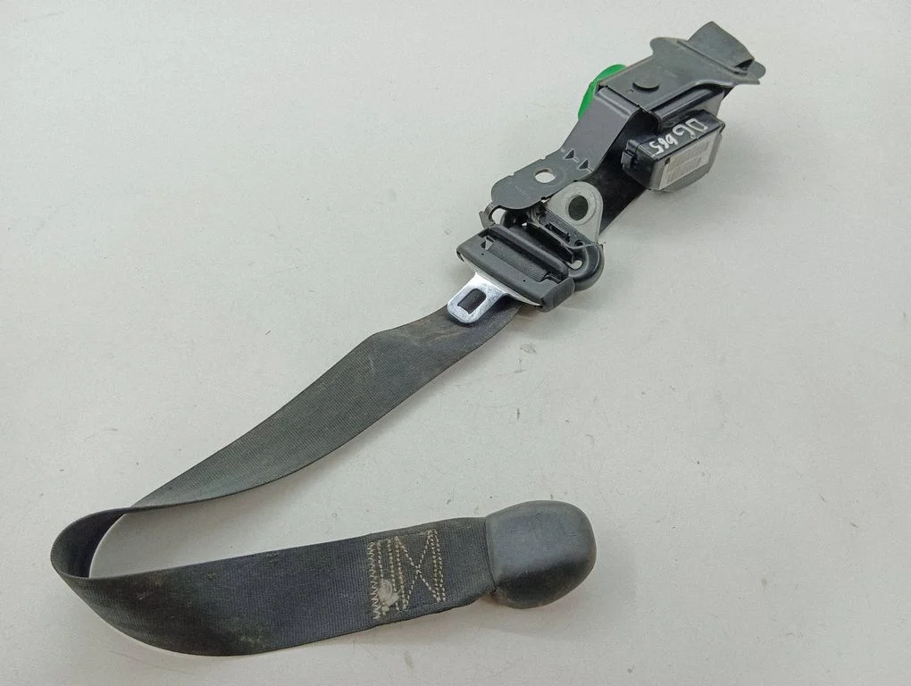 Tagumine turvavöö 04680516AC