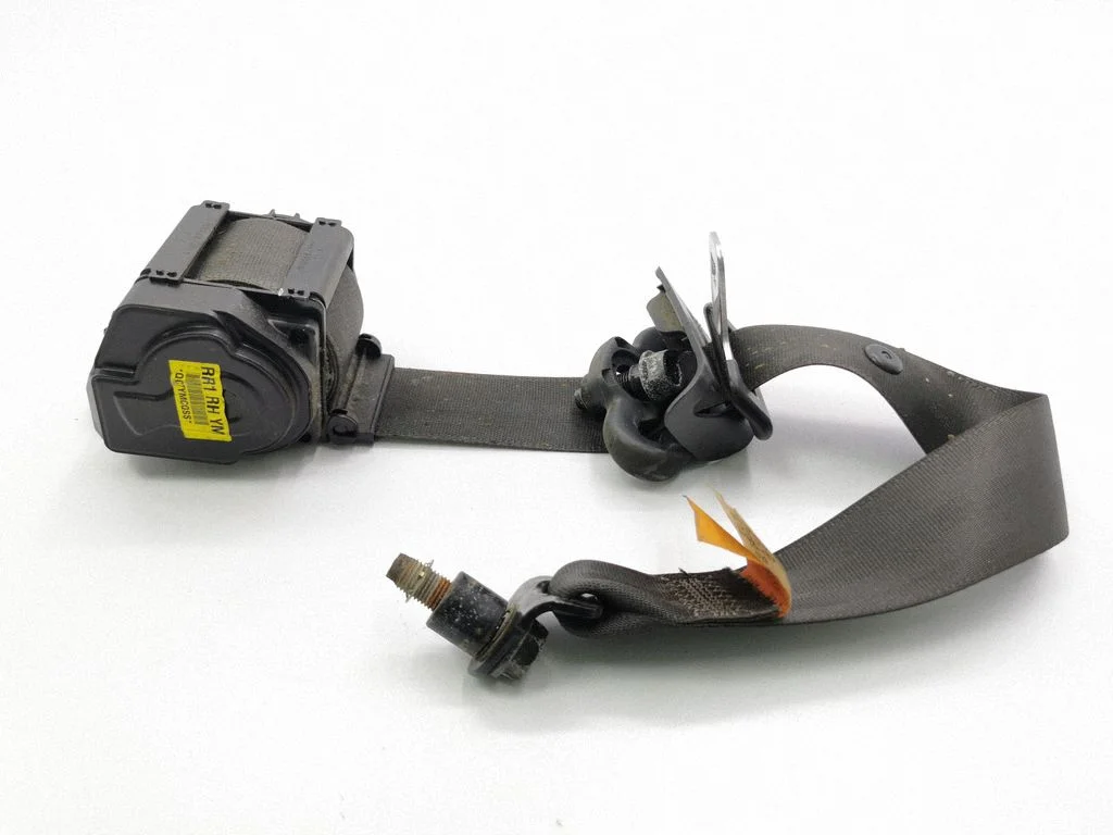 Rear seatbelt E40435139