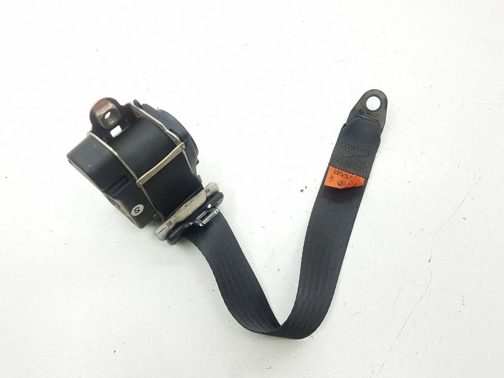 Rear seatbelt E2049059