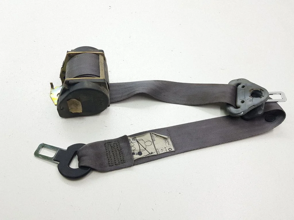 Rear seatbelt 11067900I