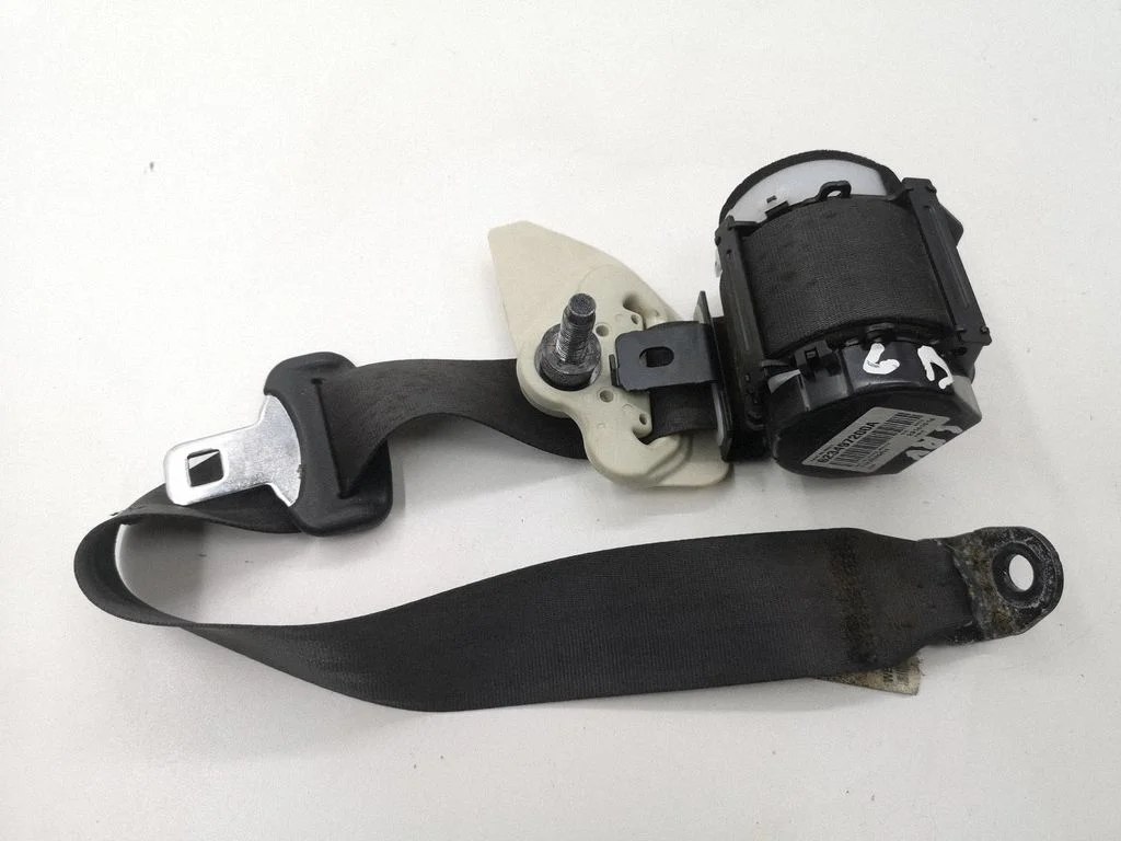 Rear seatbelt 623497200A