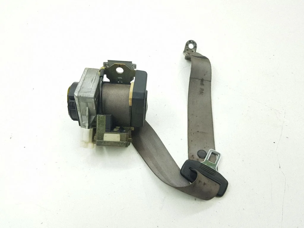 Rear seatbelt – Volkswagen Passat B5 (1997-2000)