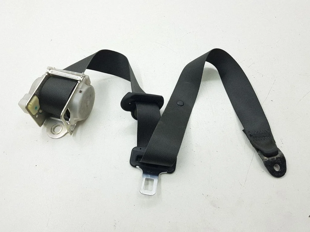 Rear seatbelt E40433124