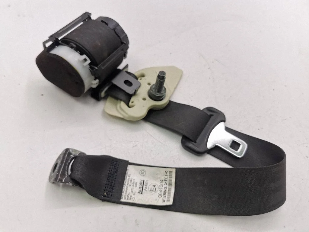 Rear seatbelt 82650T1GG0