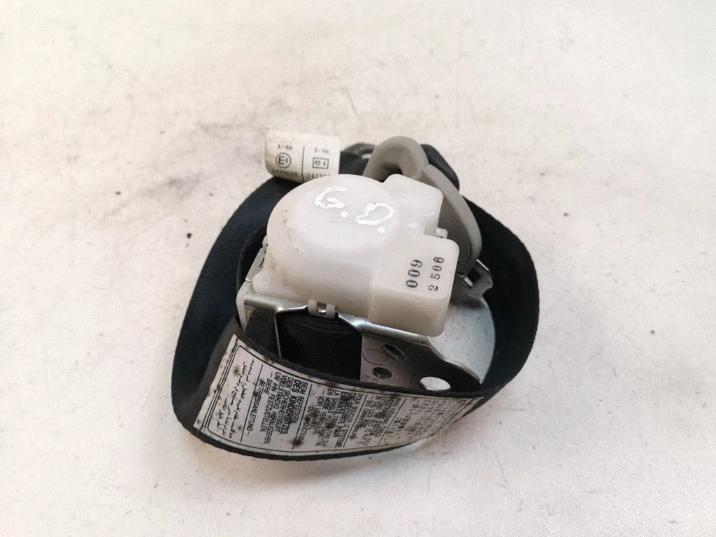 Rear seatbelt 309217