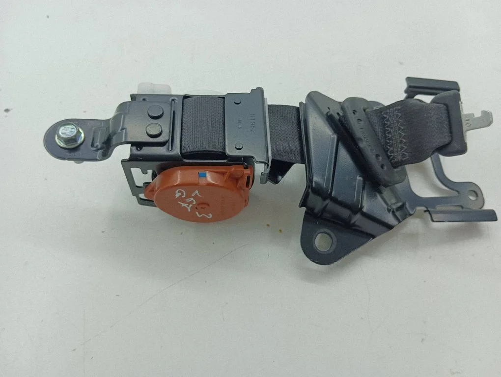 Middle seatbelt (rear) C7084208