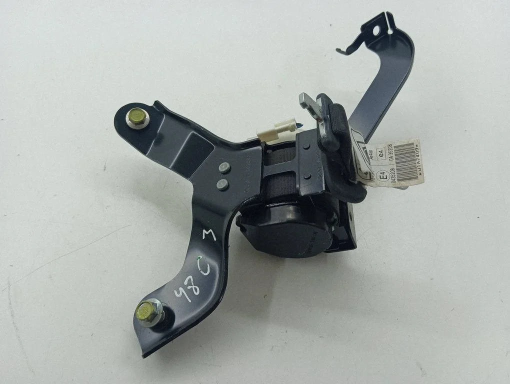 Middle seatbelt (rear) E40435208