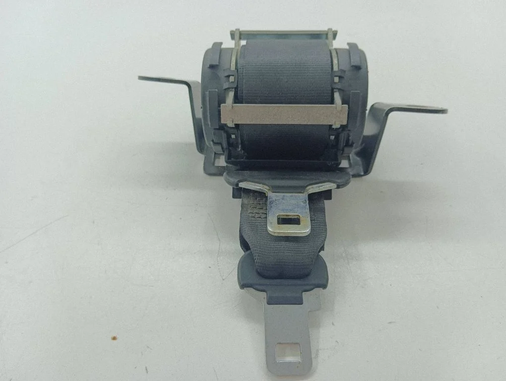 Middle seatbelt (rear) 88854JD000