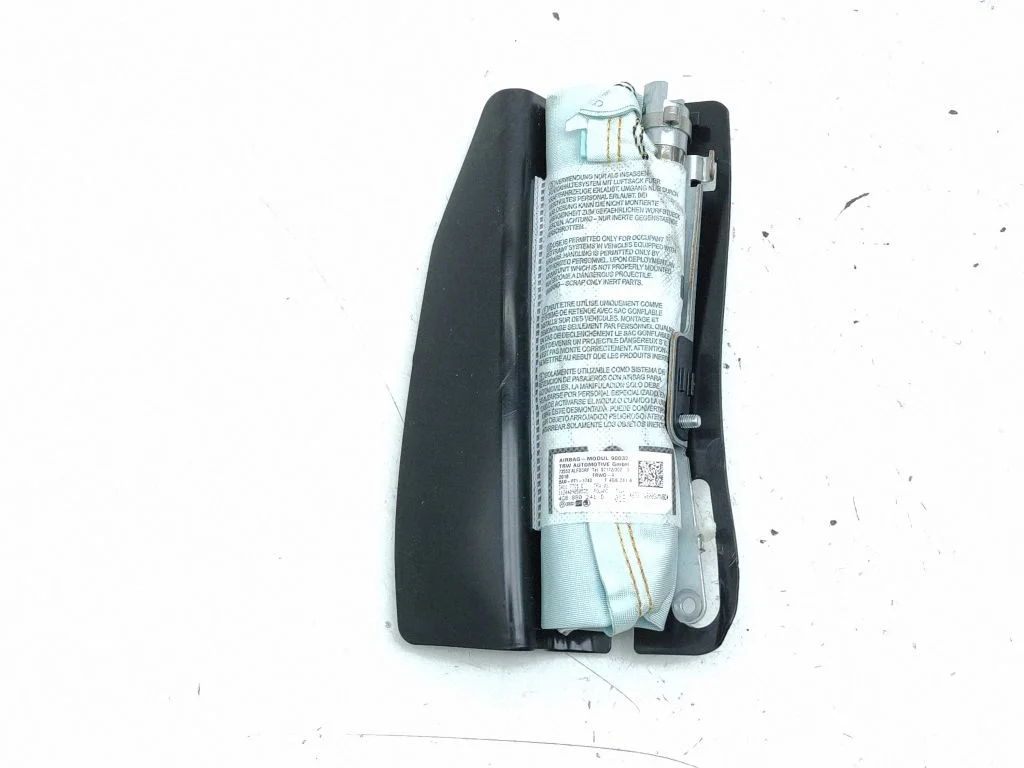 Sēdekļa drošības spilvens 4G8241A