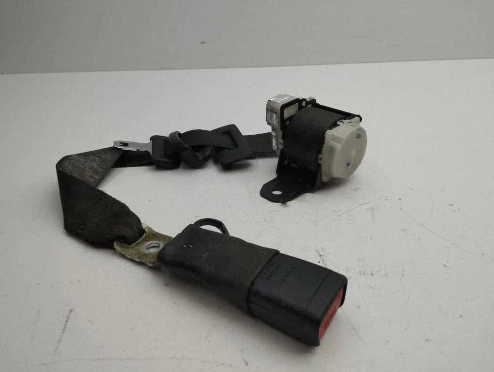 Keskmine turvavöö (tagumine) – Lexus GS 300 350 430 450H (2005-2012)