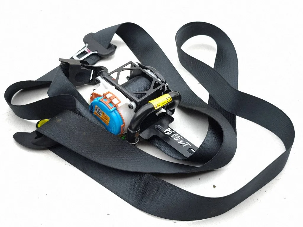 Front seatbelt 88810J9200
