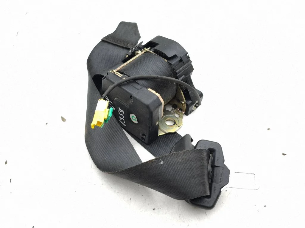Front seatbelt 33026312A