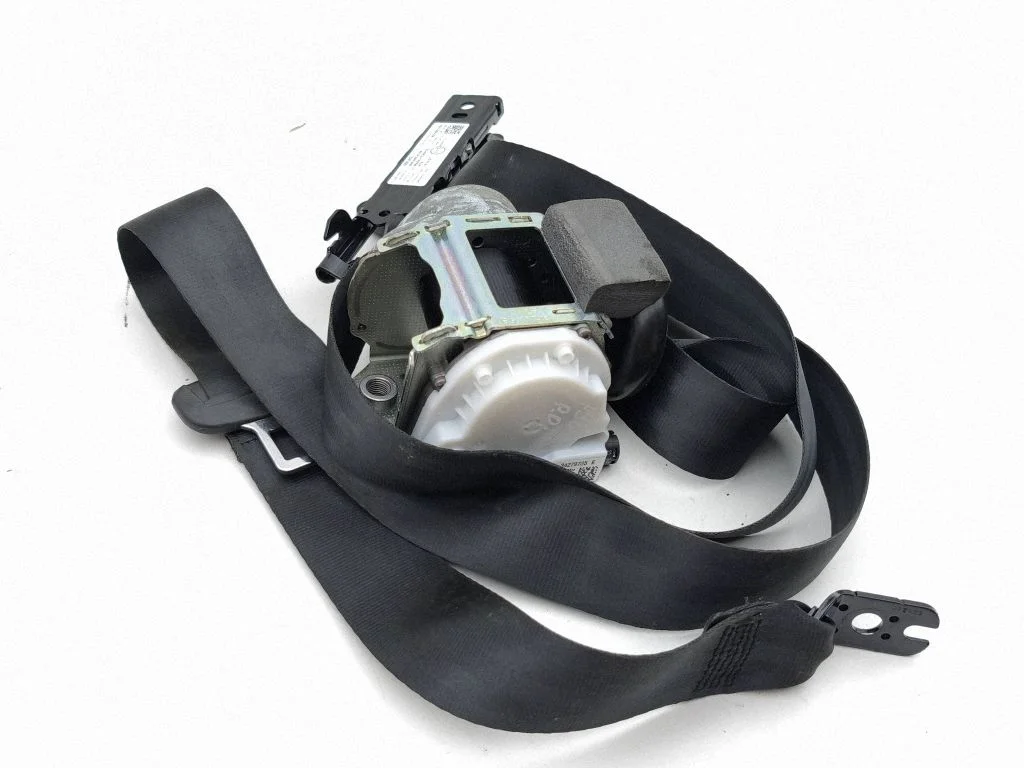 Front seatbelt 8Y0857706