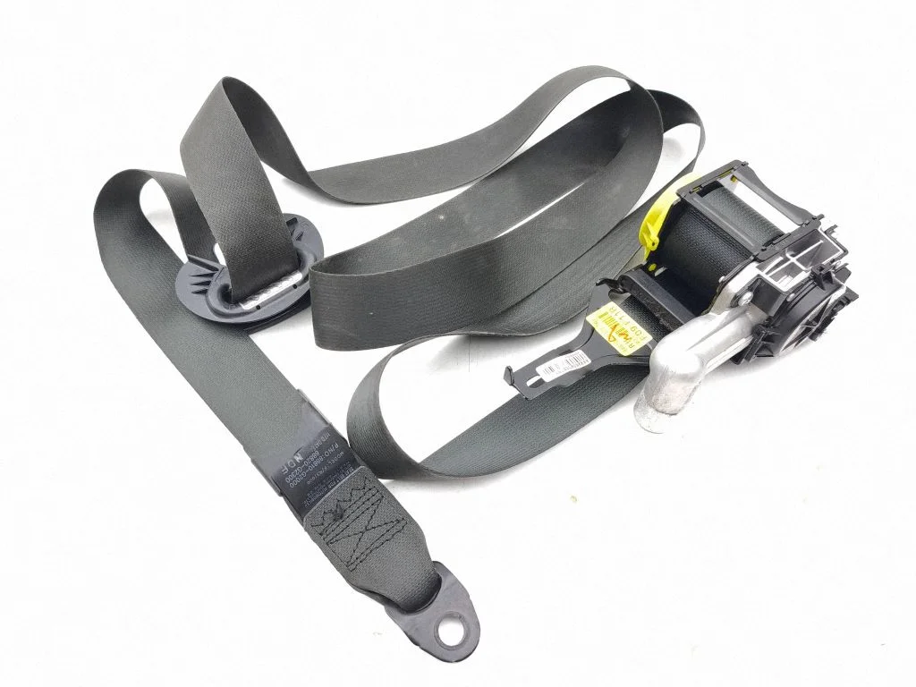 Front seatbelt 88810G2000