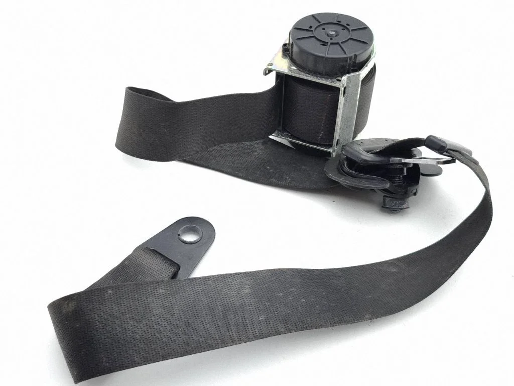 Front seatbelt 617059800B