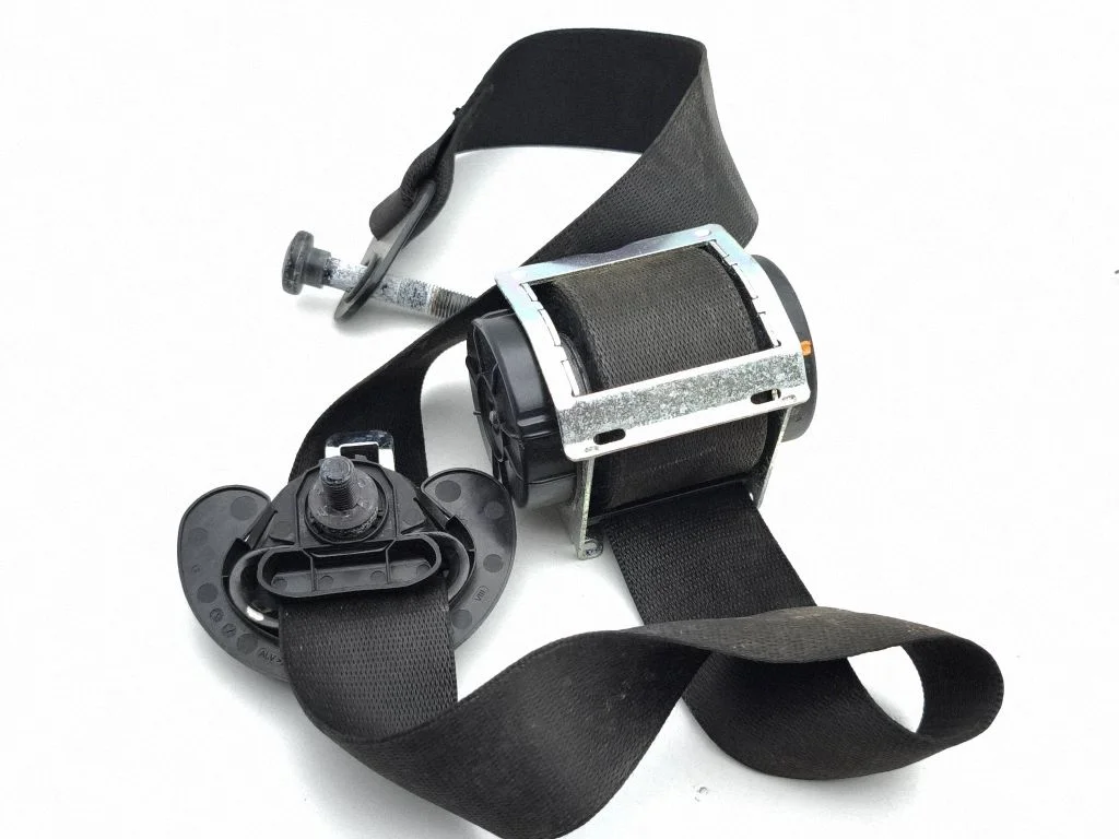 Front seatbelt 617059700B