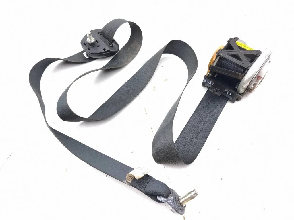 Front seatbelt – Nissan 370Z (2009-2020)
