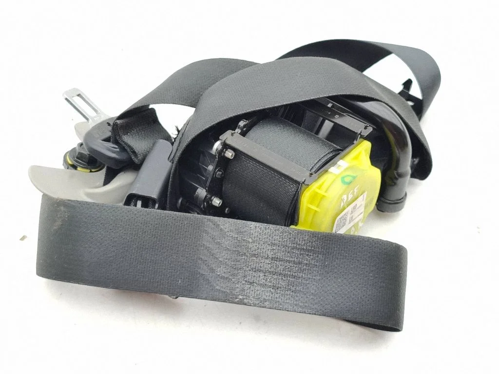 Front seatbelt 88810J7100