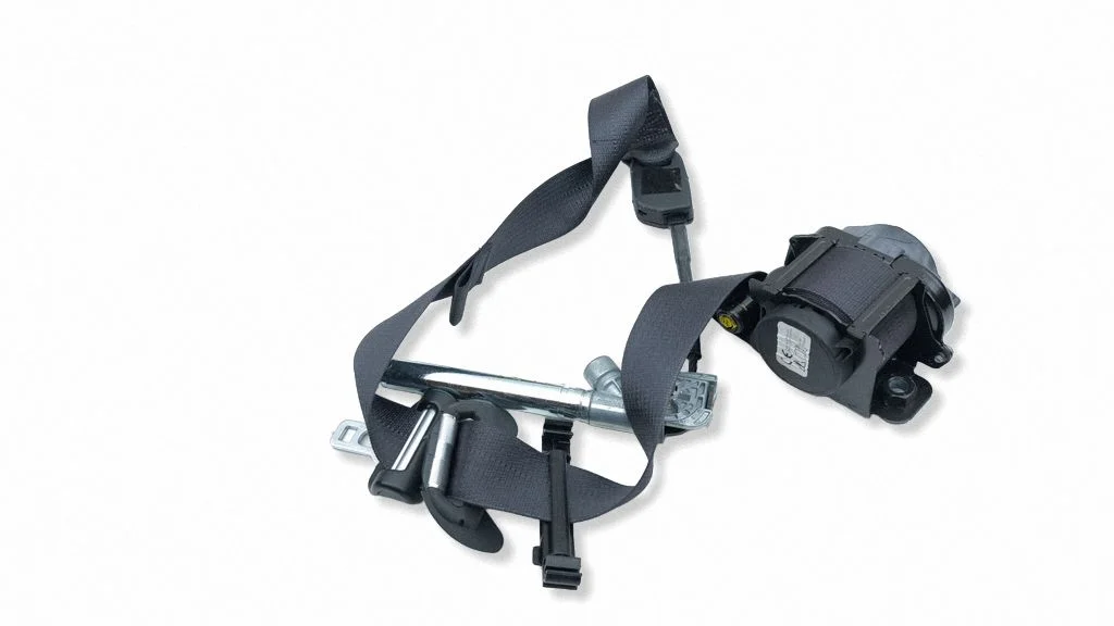 Front seatbelt 625193200B
