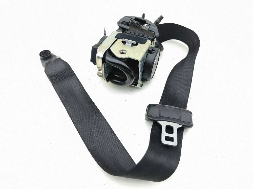 Front seatbelt 012R0000