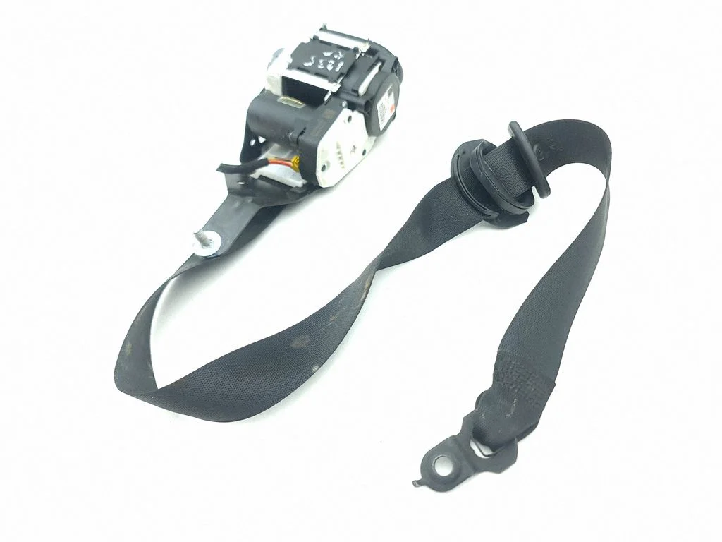 Front seatbelt 620048000