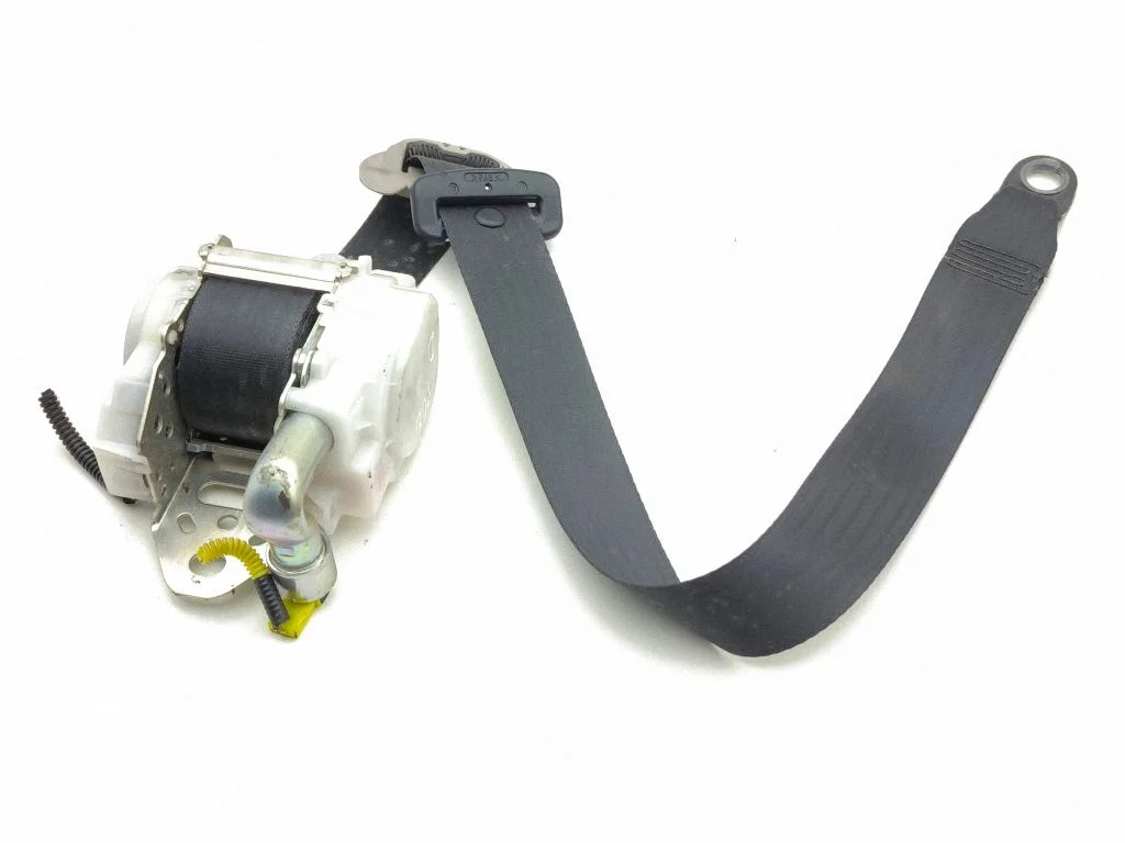 Front seatbelt – Lexus IS 220D-250-350 (2006-2013)