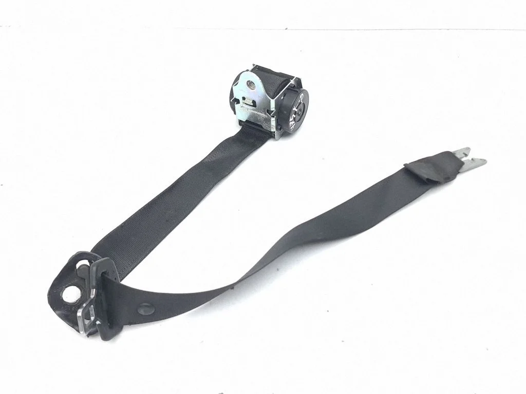 Front seatbelt F13225280