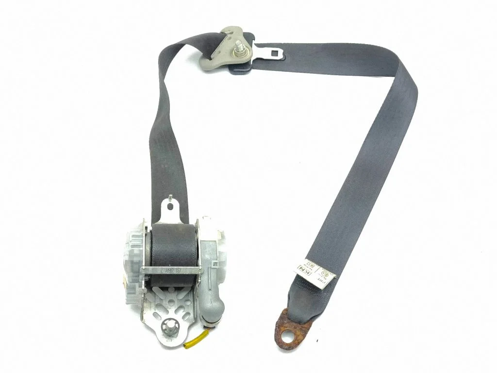 Front seatbelt 7R3010P