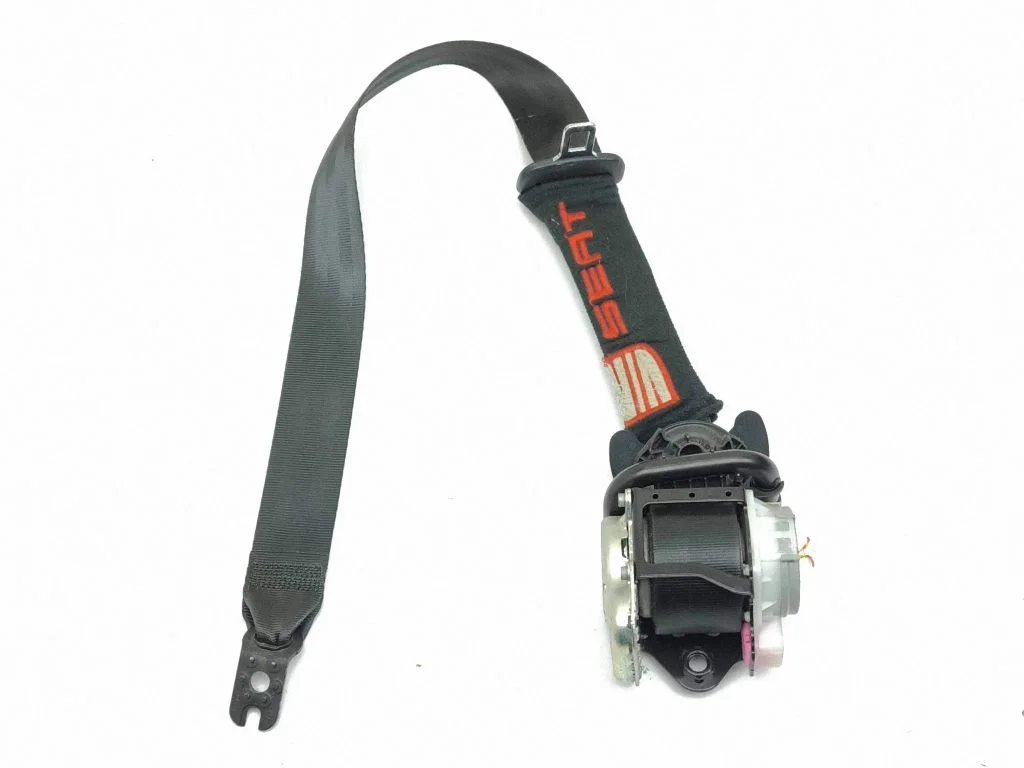 Front seatbelt 3G0857737DE