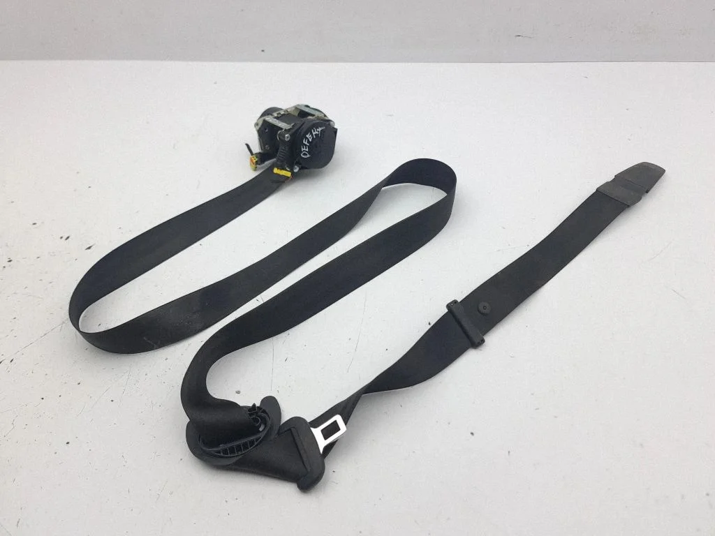 Front seatbelt 3G0857737