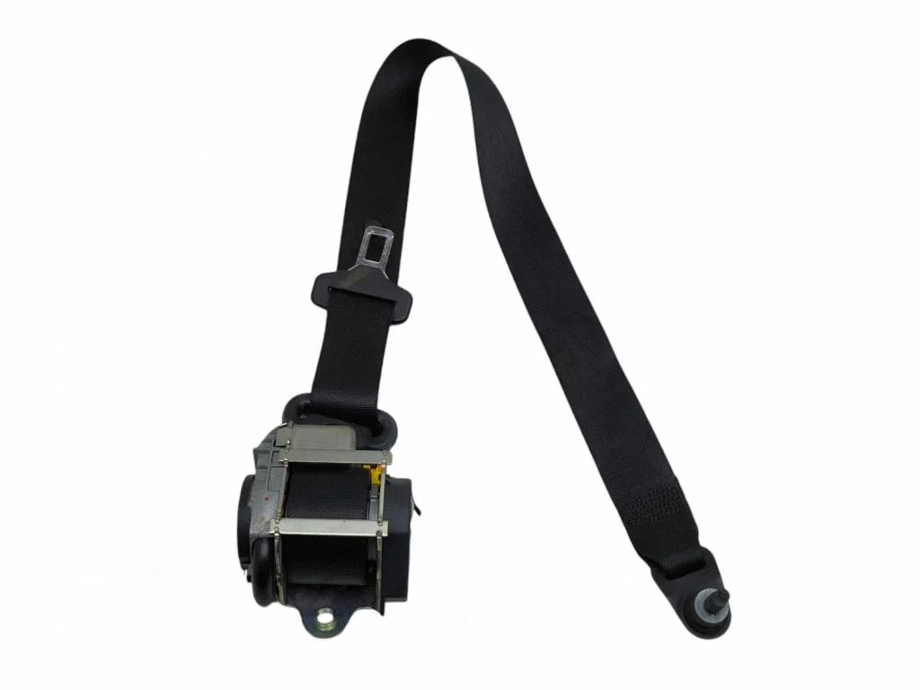 Front seatbelt 1698608485