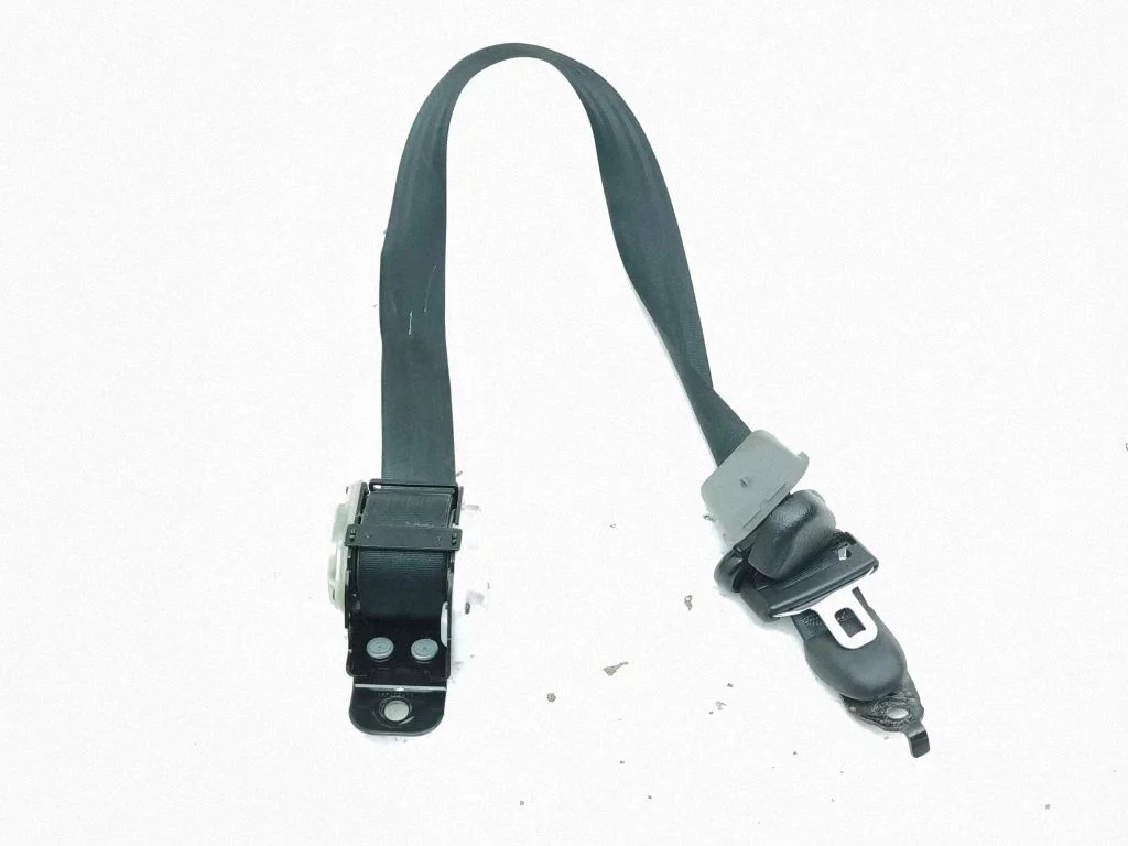 Front seatbelt P0XT381D5AC