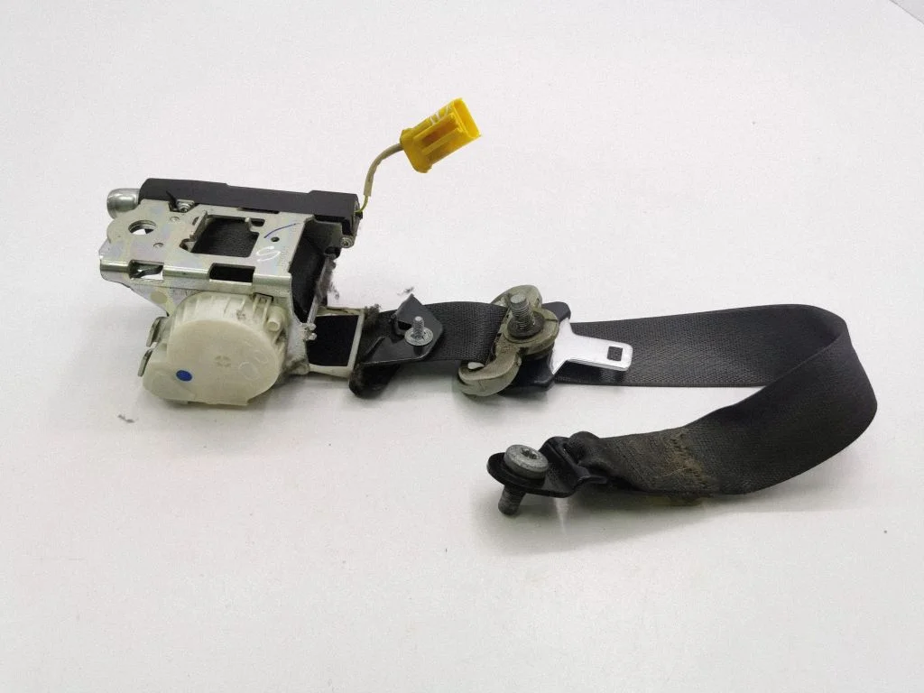 Front seatbelt P1LQ431DVAA