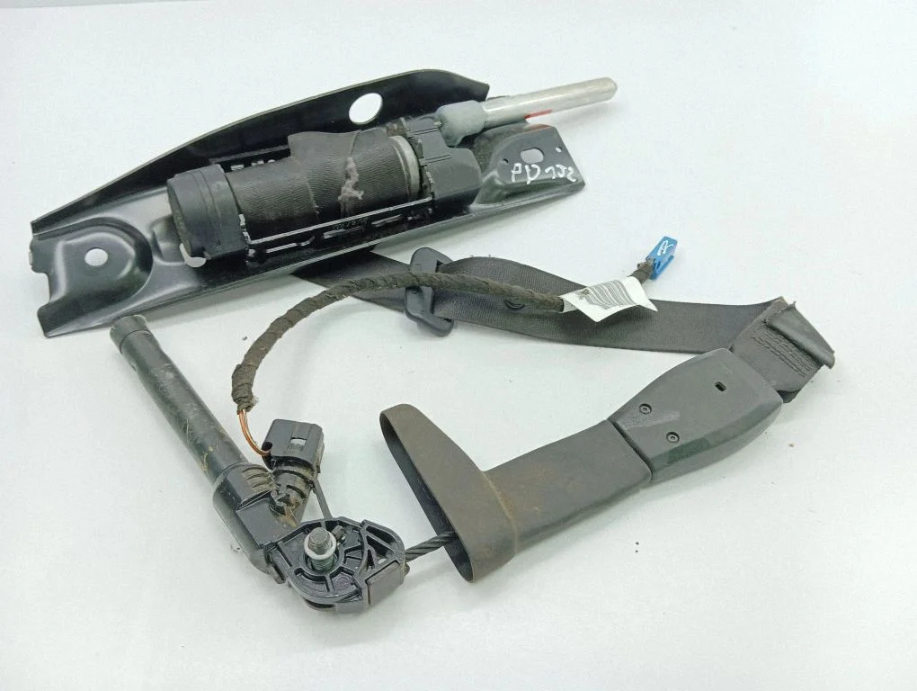 Front seatbelt T6A3A