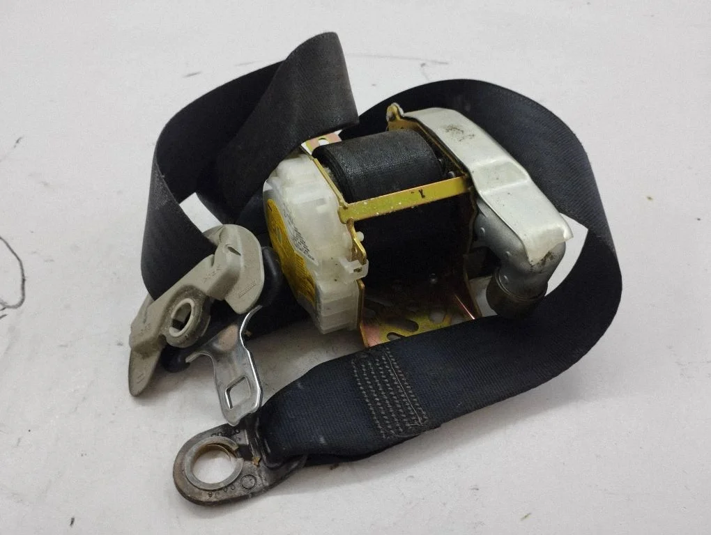 Front seatbelt L153004
