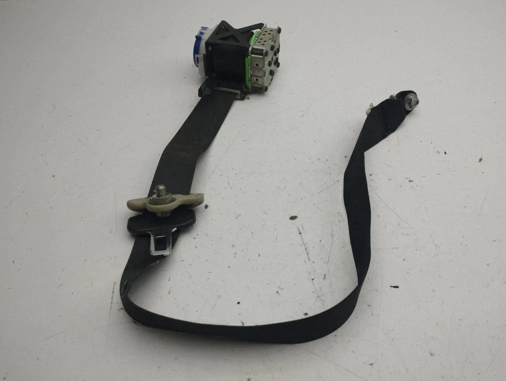 Front seatbelt 19683R4
