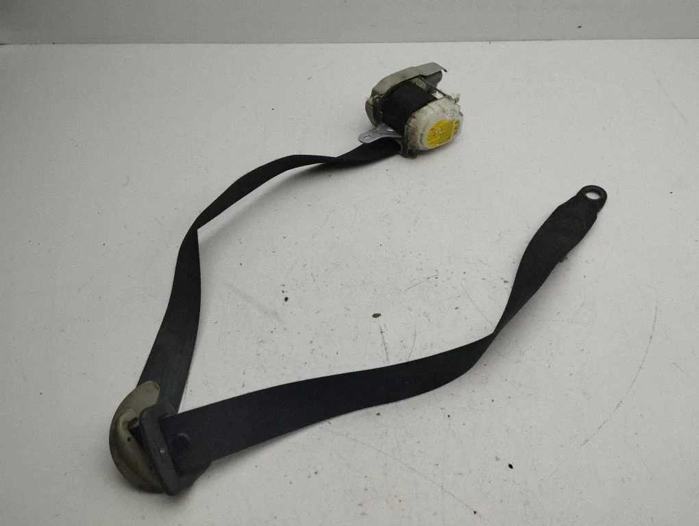 Front seatbelt 7P1140P