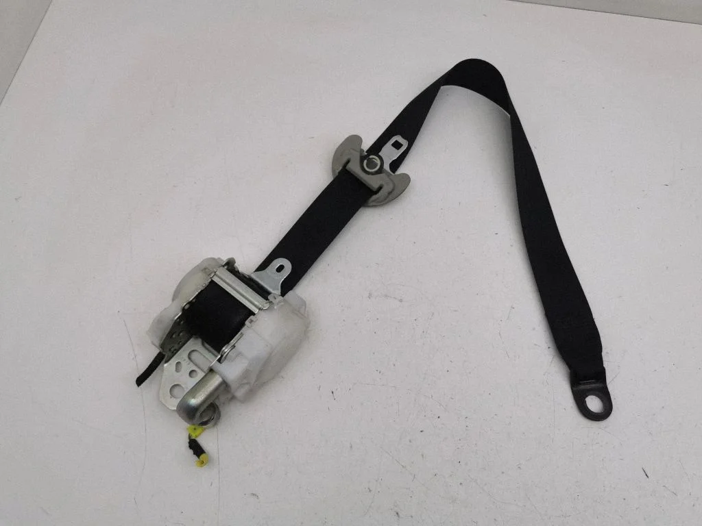 Front seatbelt – Lexus IS 220D-250-350 (2006-2013)